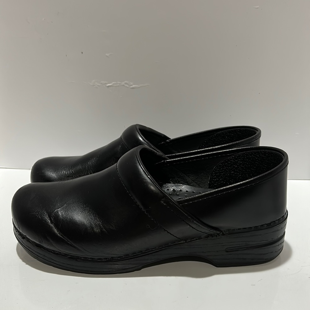 Dansko shoes EUC. Us Mens 11/45
